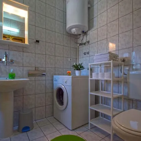 Apartment In 39135 Novi Vinodolski