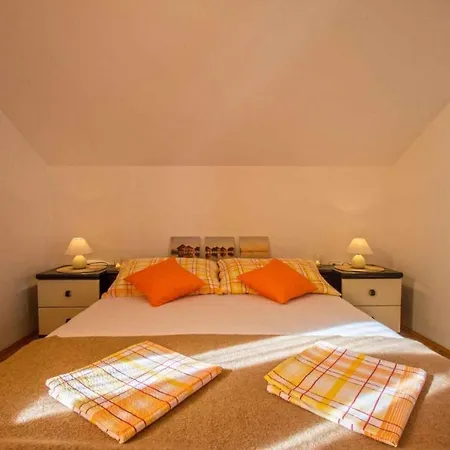 In 39135 Apartment Novi Vinodolski