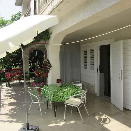 In 39135 Apartment Novi Vinodolski
