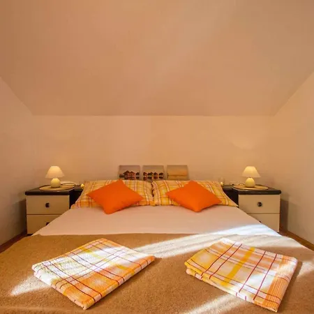 Apartament In 39135